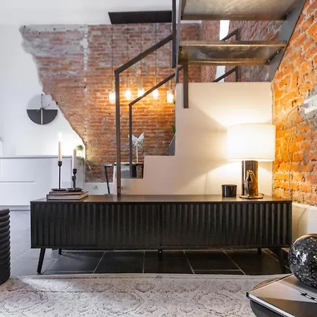 Youhosty - Design Isola Apartment *