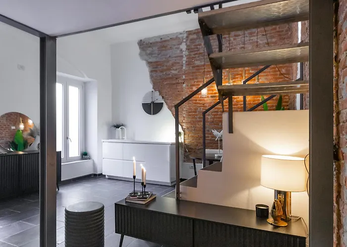 Youhosty - Design Isola 아파트 *